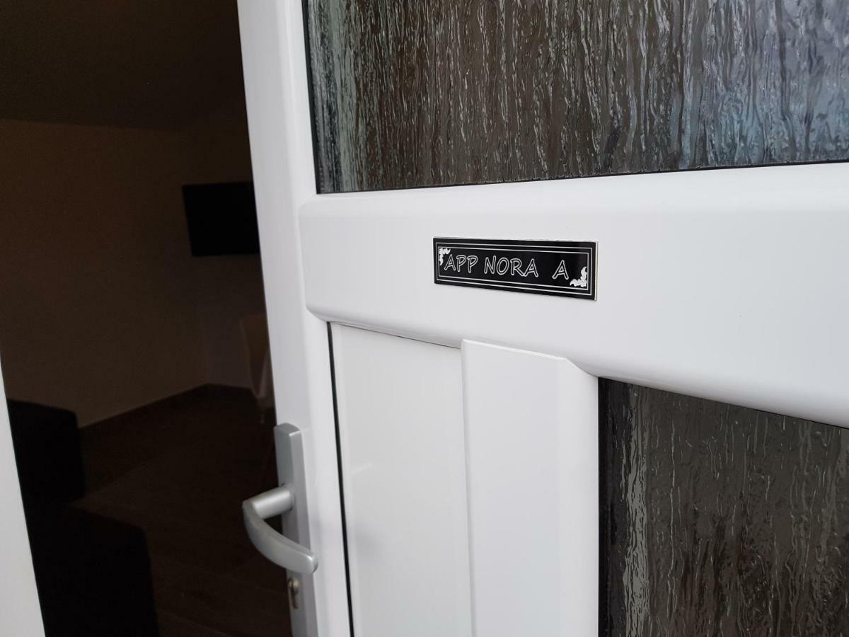 Apartmani Nora Pula Exterior foto